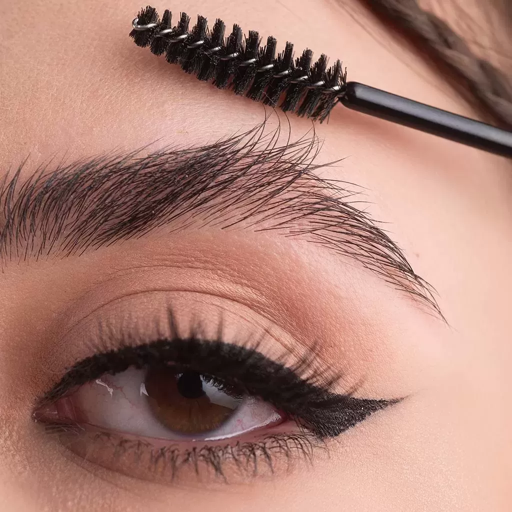 Kalıcı Eyeliner Uygulaması